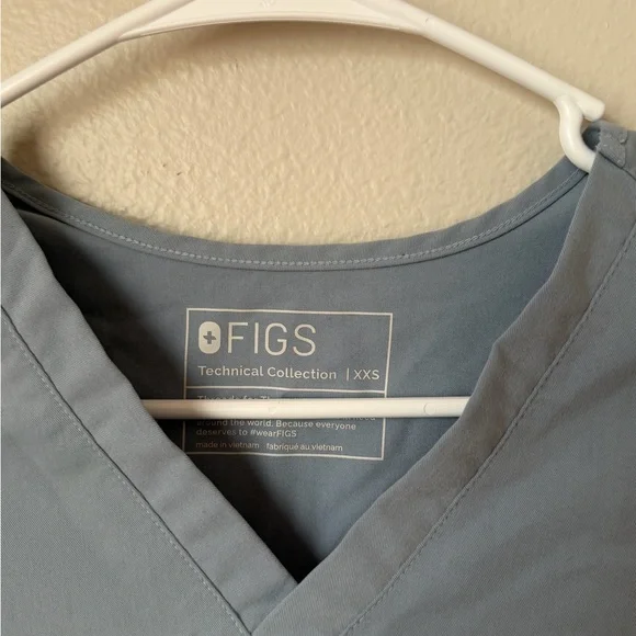 Figs V-Neck Short Sleeve Catarina Scrub Top - Light Blue Women’s XXS - Picture 3 of 4